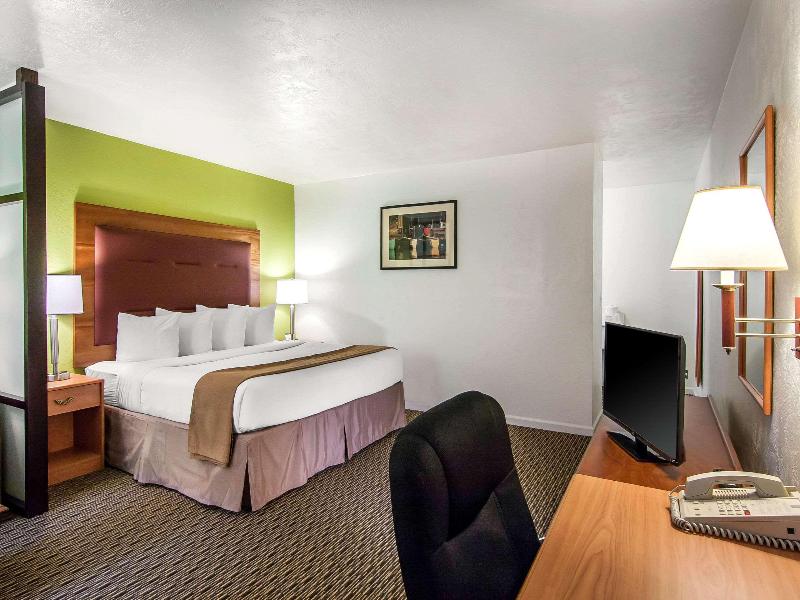 Quality Inn & Suites at Coos Bay image