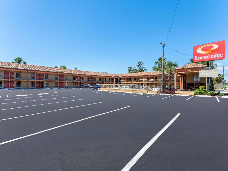 Econo Lodge Panama City Beach image