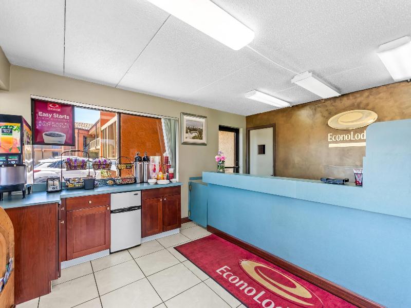 Econo Lodge Panama City Beach image