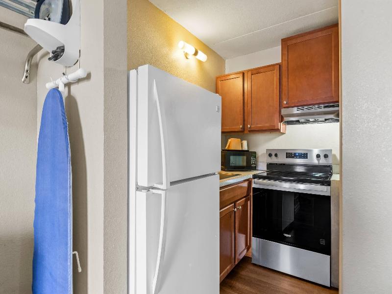 Econo Lodge Panama City Beach image