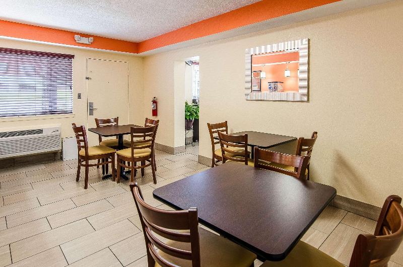 Econo Lodge Near Motor Speedway image