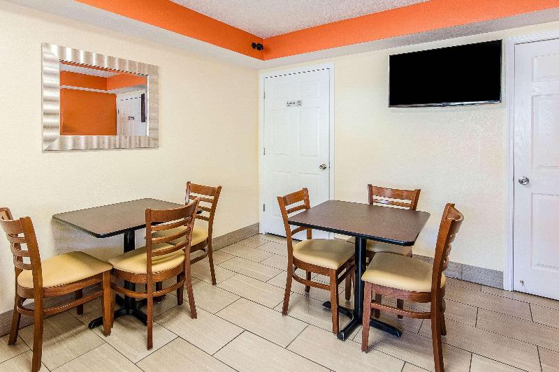Econo Lodge Near Motor Speedway image