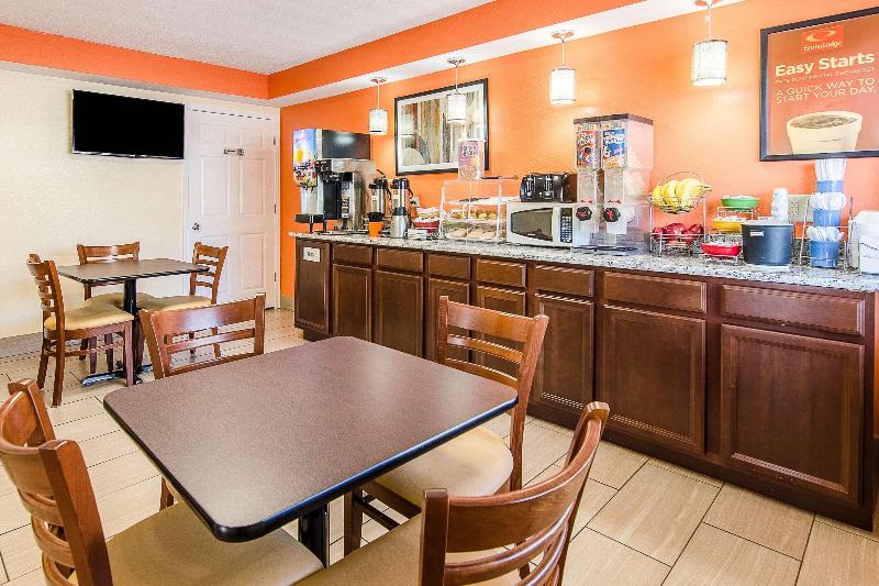 Econo Lodge Near Motor Speedway image