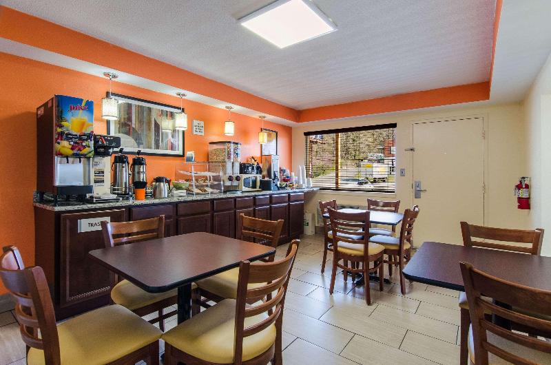 Econo Lodge Near Motor Speedway image