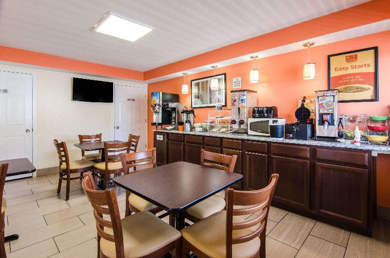 Econo Lodge Near Motor Speedway image