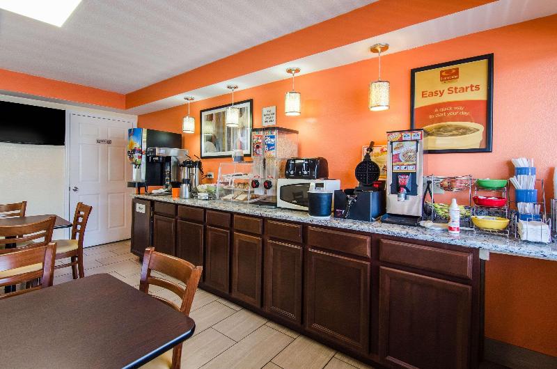Econo Lodge Near Motor Speedway image