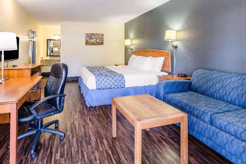 Econo Lodge Near Motor Speedway image
