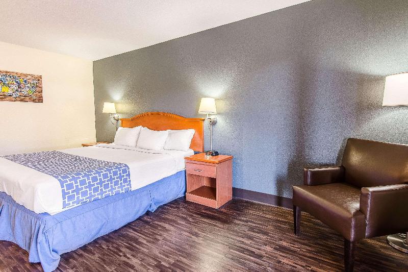 Econo Lodge Near Motor Speedway image
