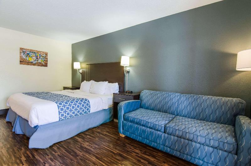 Econo Lodge Near Motor Speedway image