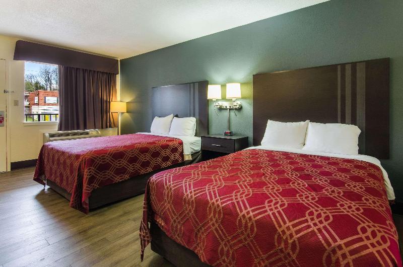 Econo Lodge Near Motor Speedway image