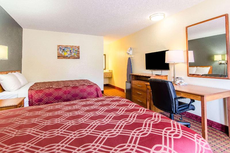 Econo Lodge Near Motor Speedway image