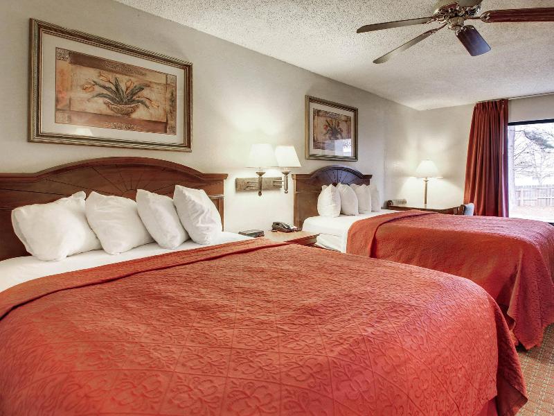 DOUBLE TWO QUEEN BEDS — photo 6