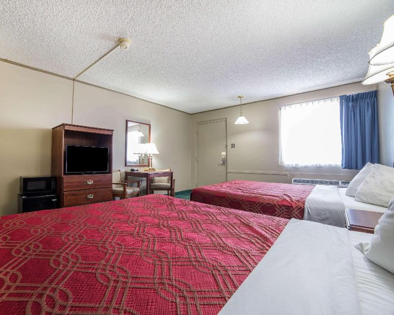 Econo Lodge Salina Scenic Route 89 & I-70 image