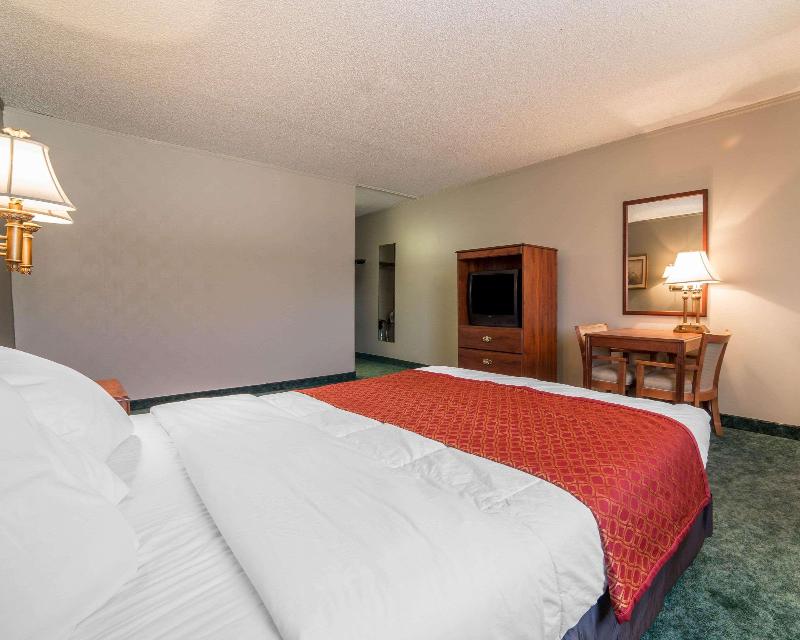 Econo Lodge Salina Scenic Route 89 & I-70 image