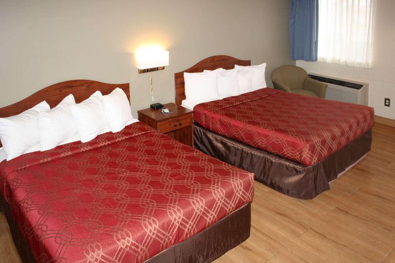 Econo Lodge Salina Scenic Route 89 & I-70 image