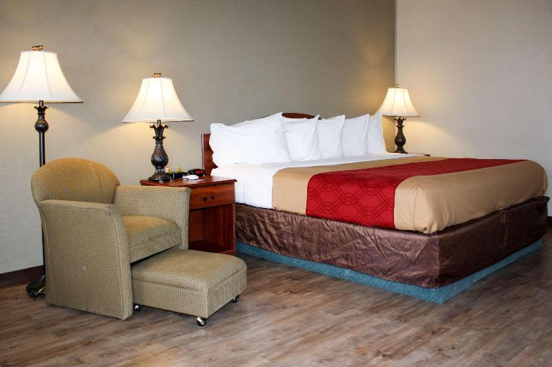 Econo Lodge Salina Scenic Route 89 & I-70 image