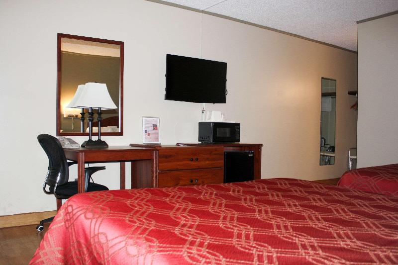 Econo Lodge Salina Scenic Route 89 & I-70 image