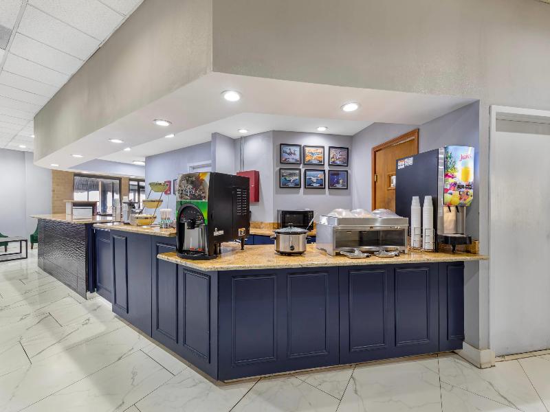 Quality Inn Columbus, Ms image
