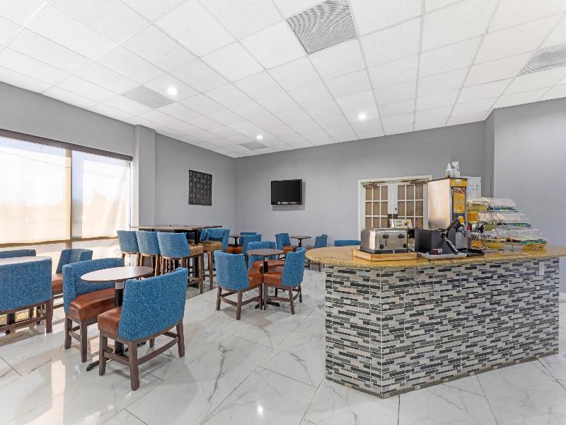 Quality Inn Columbus, Ms image