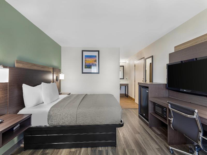 Quality Inn Columbus, Ms image