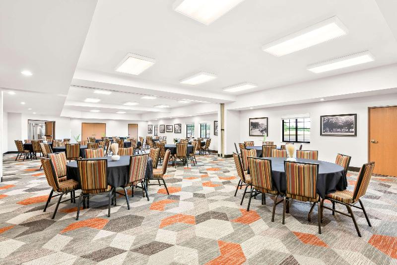Comfort Inn & Suites Chillicothe image