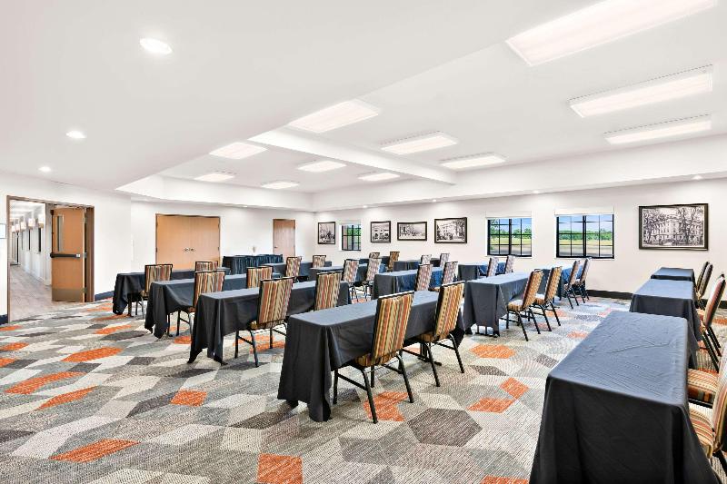 Comfort Inn & Suites Chillicothe image