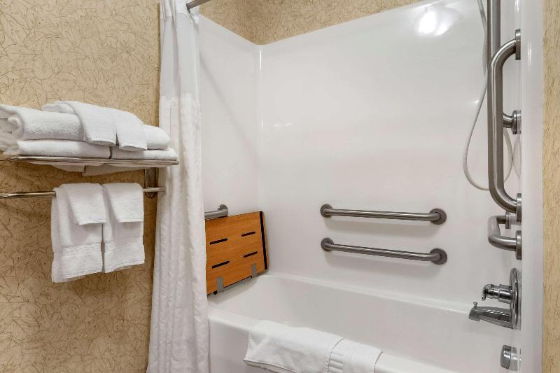 Comfort Inn & Suites Chillicothe image