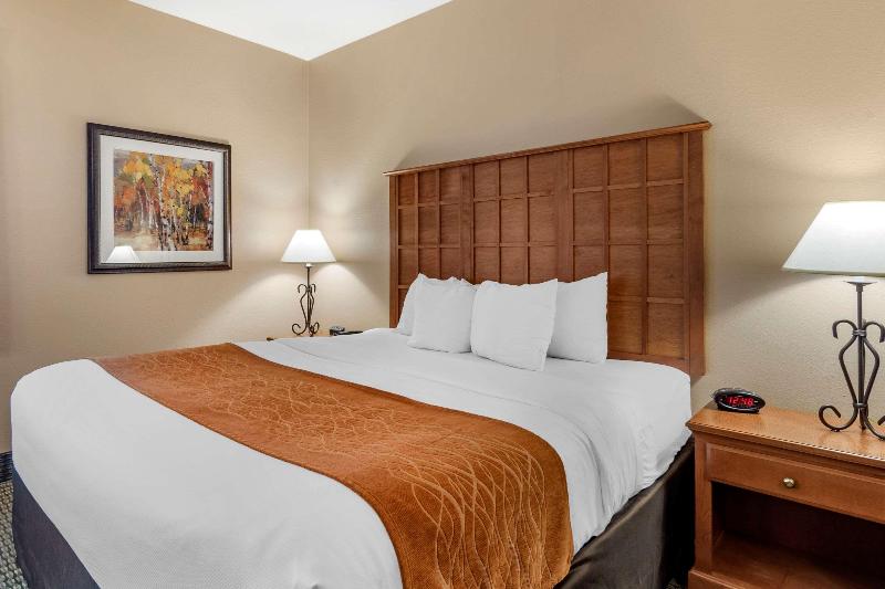 Comfort Inn & Suites Chillicothe image