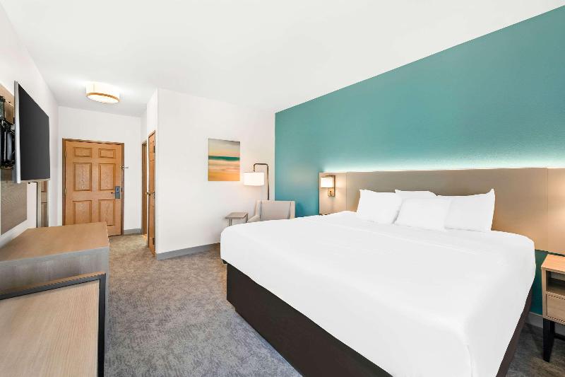 Comfort Inn & Suites Chillicothe image