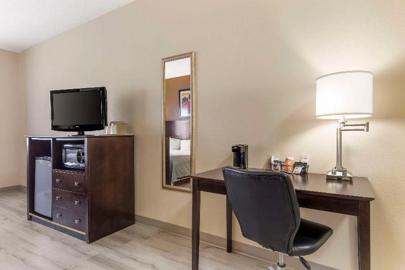 Quality Inn & Suites Wichita Falls I-44 image