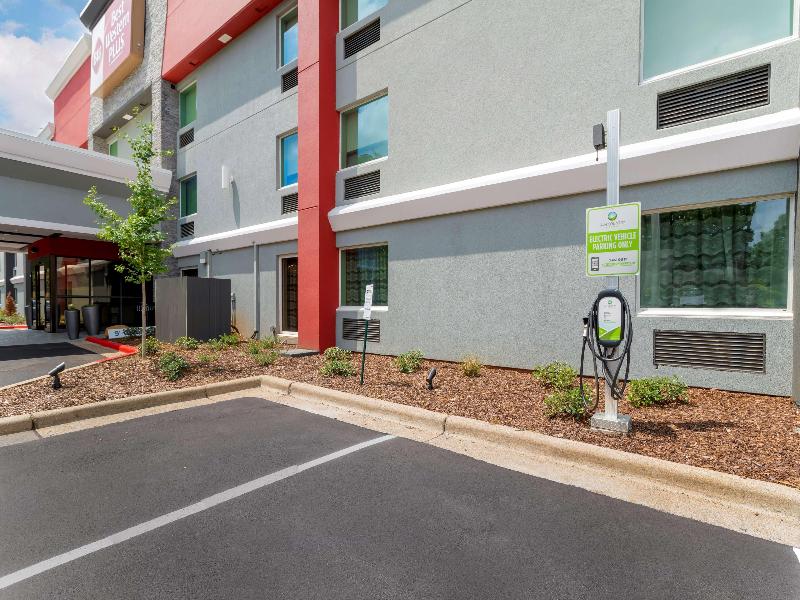 Best Western Plus Magnolia Inn & Suites — general view