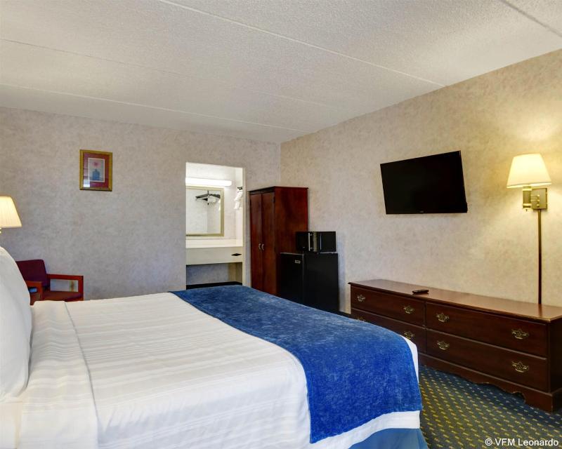 Econo Lodge Coliseum image