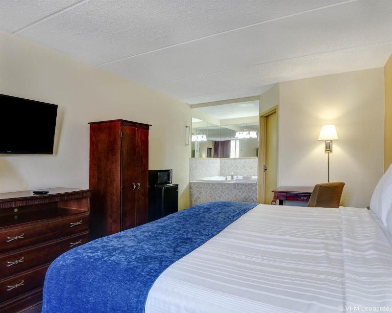 Econo Lodge Coliseum image