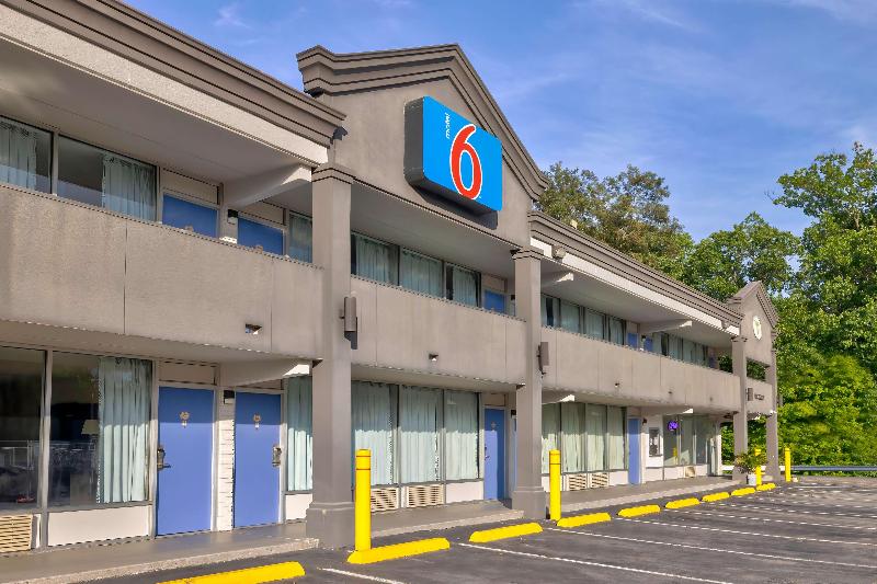 Econo Lodge Coliseum image