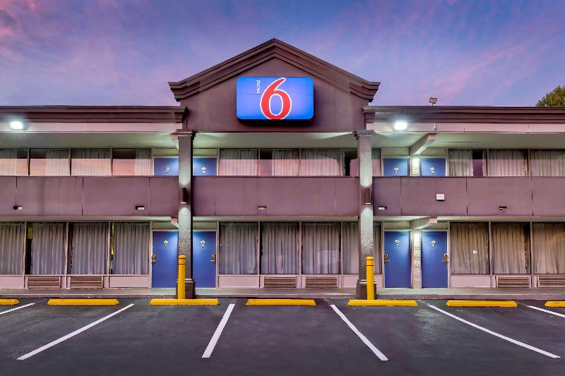 Econo Lodge Coliseum image