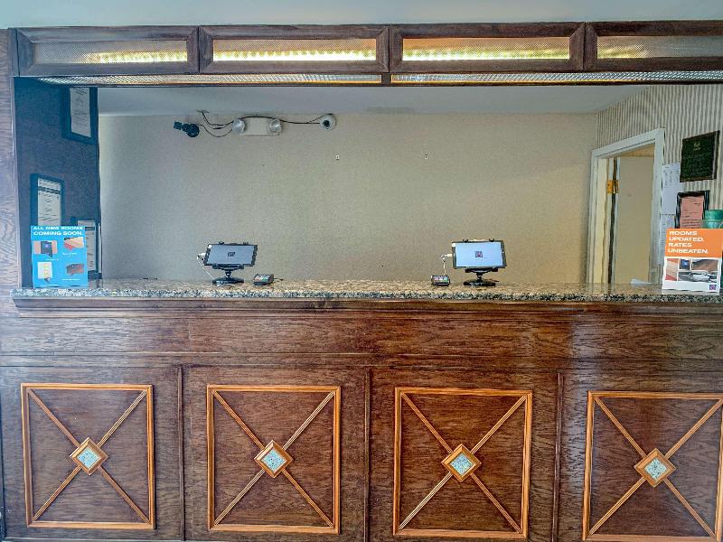 Econo Lodge Coliseum image
