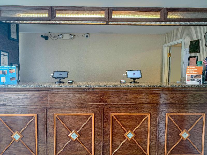 Econo Lodge Coliseum image