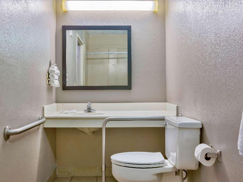 Econo Lodge Coliseum image