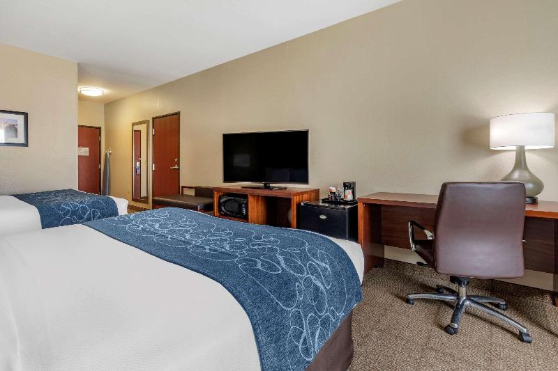 Comfort Inn & Suites Paris image