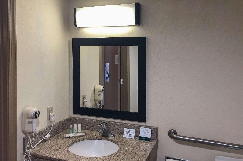 Quality Inn Near Joint Base AndrewsWashington Area image