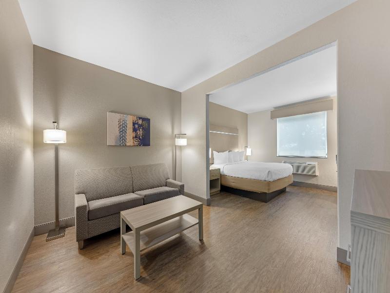 Best Western Plus Killeen/Fort Hood Hotel & Suites image