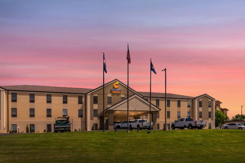 Comfort Suites Jefferson City image