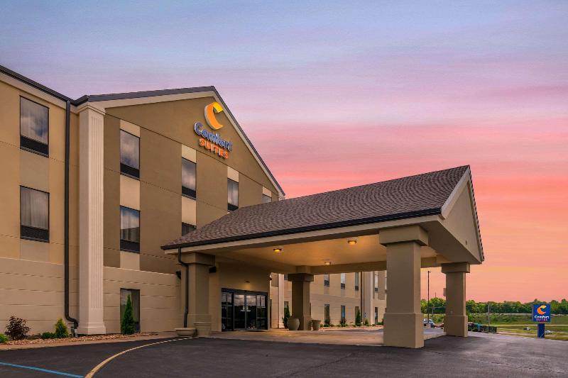Comfort Suites Jefferson City image