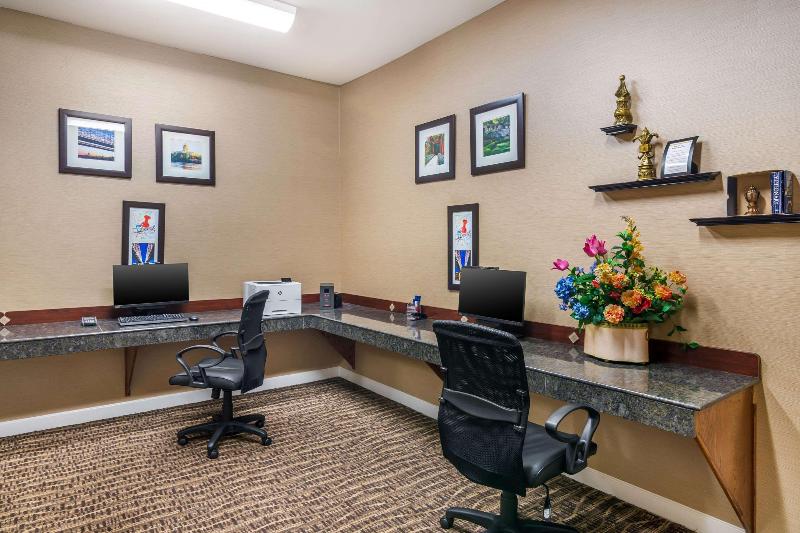 Comfort Suites Jefferson City image
