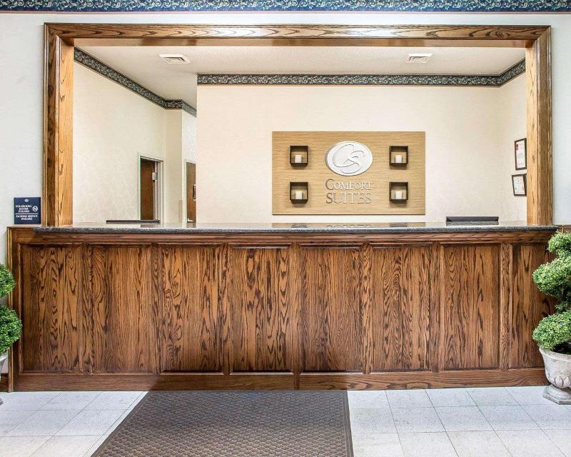 Comfort Suites Jefferson City image