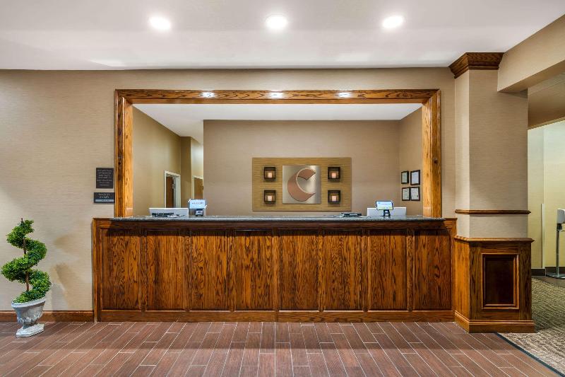 Comfort Suites Jefferson City image