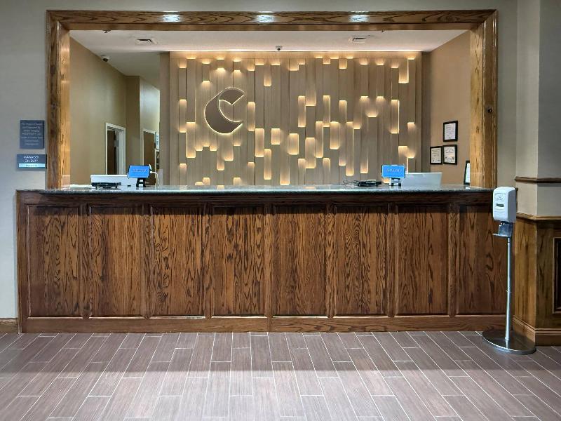 Comfort Suites Jefferson City image
