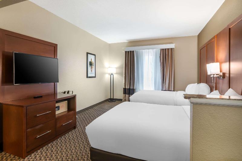 Comfort Suites Jefferson City image
