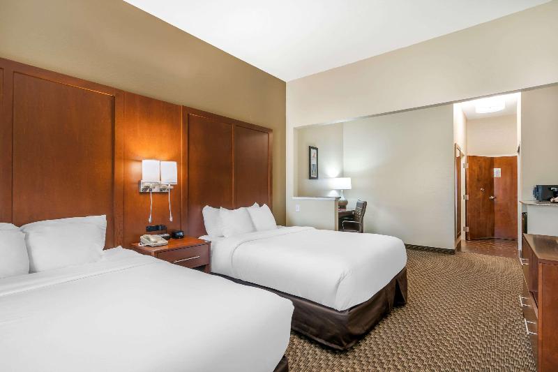 Comfort Suites Jefferson City image