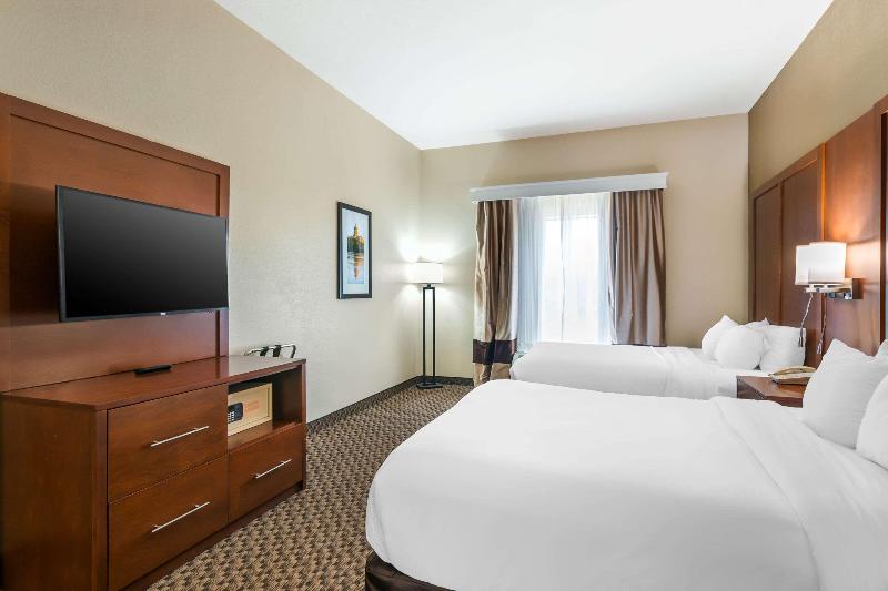 Comfort Suites Jefferson City image